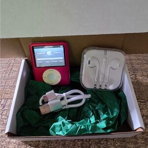 Apple iPod Nano Red 4gb with New Battery and New cable and earbuds